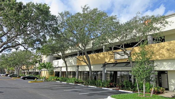 Hillsboro Executive : 350-600 Fairway Dr, Deerfield Beach, FL 33441